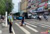創(chuàng)城期間，延吉交警成立創(chuàng)城工作領導小組，對城區(qū)36重點點段、14處信號燈崗區(qū)及各條主次干道、路口進行重點整治，實行路段、時段“捆綁”責任制，采取“5+2”工作模式，每天早7點至晚6點半，站崗執(zhí)勤時長11個半小時，做到全天候、全時段糾正勸導不文明交通行為，違法發(fā)生率得到了有效遏制，城區(qū)道路交通管理水平得到大幅提升。