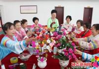 巧手制絲網(wǎng)，花兒朵朵開，構(gòu)建老人新風(fēng)尚