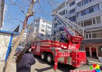 延春社區(qū)處理得當　解除“懸在居民頭頂上”的危險